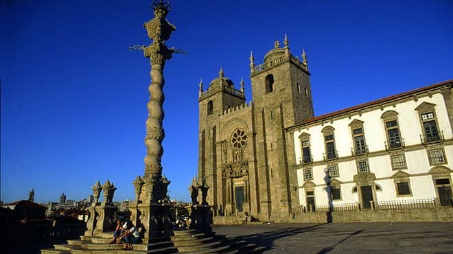 Place Sé do Porto