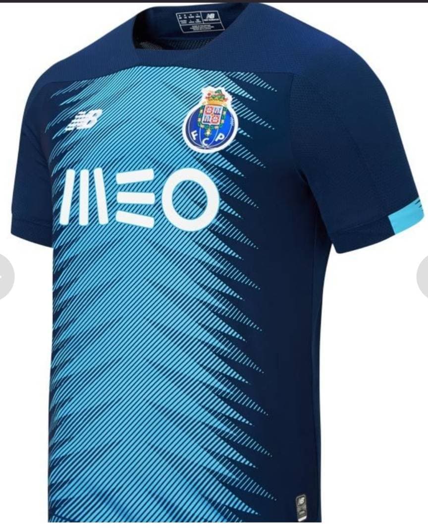 Product CAMISOLA EQUIPAMENTO DO DRAGÃO 19/20