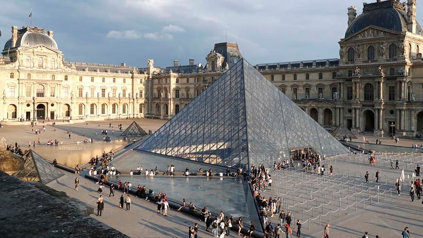 Place Museo del Louvre