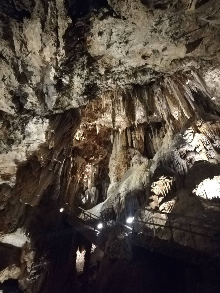 Place Cueva de Valporquero