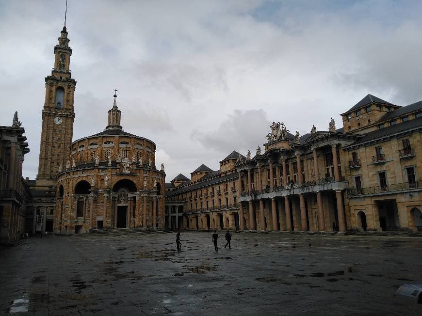 Place Universidad Laboral de Gijón