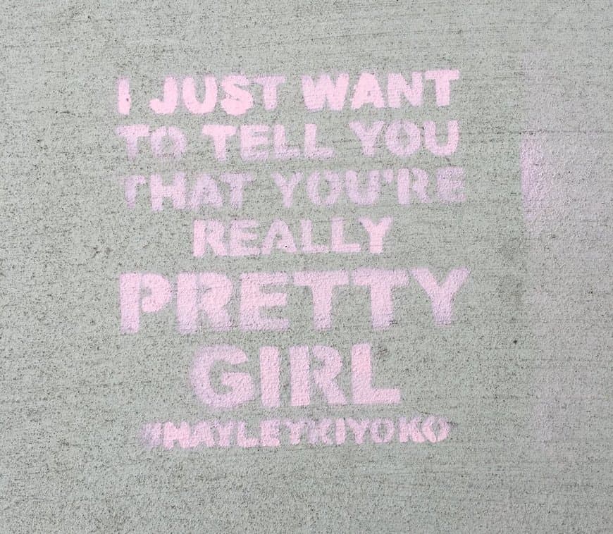 Canción Pretty Girl