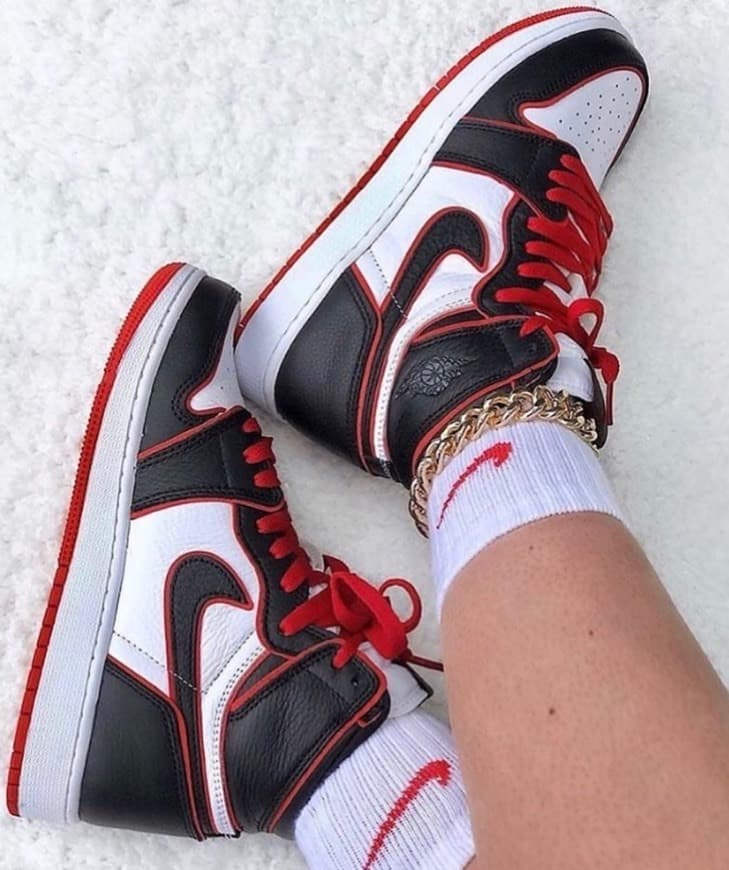 Moda Jordan 1 Bloodline 🤩