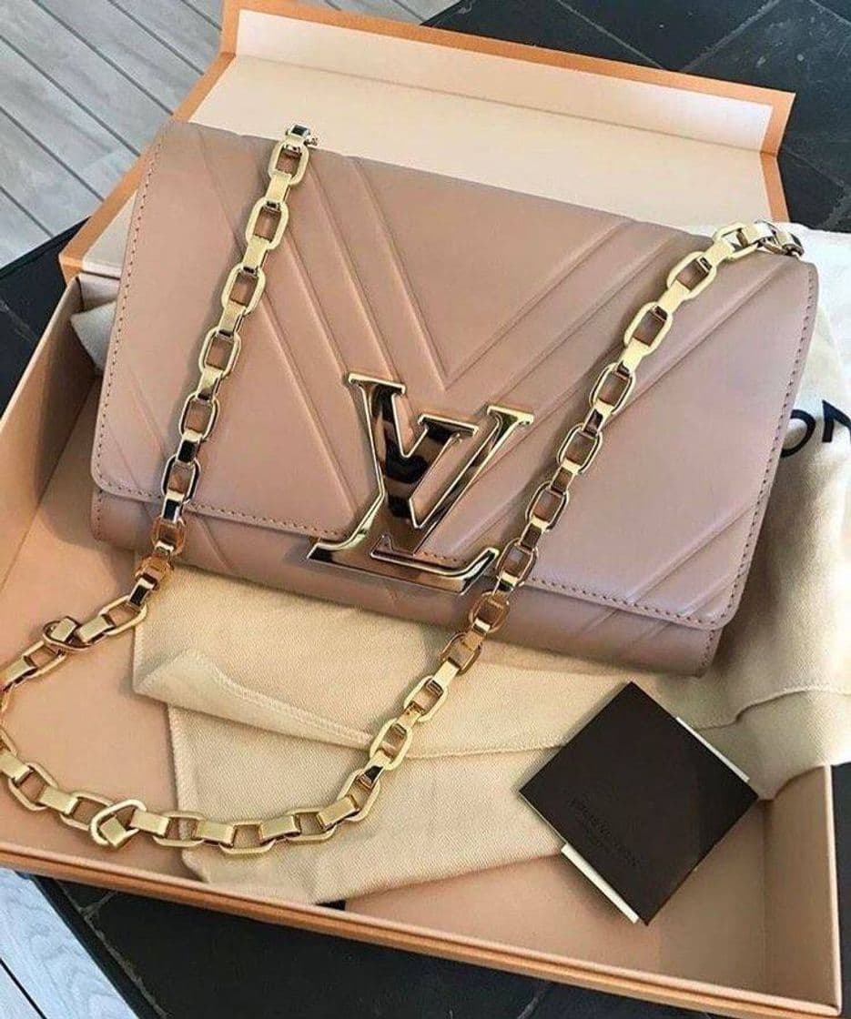 Fashion  LOUIS VUITTON ®