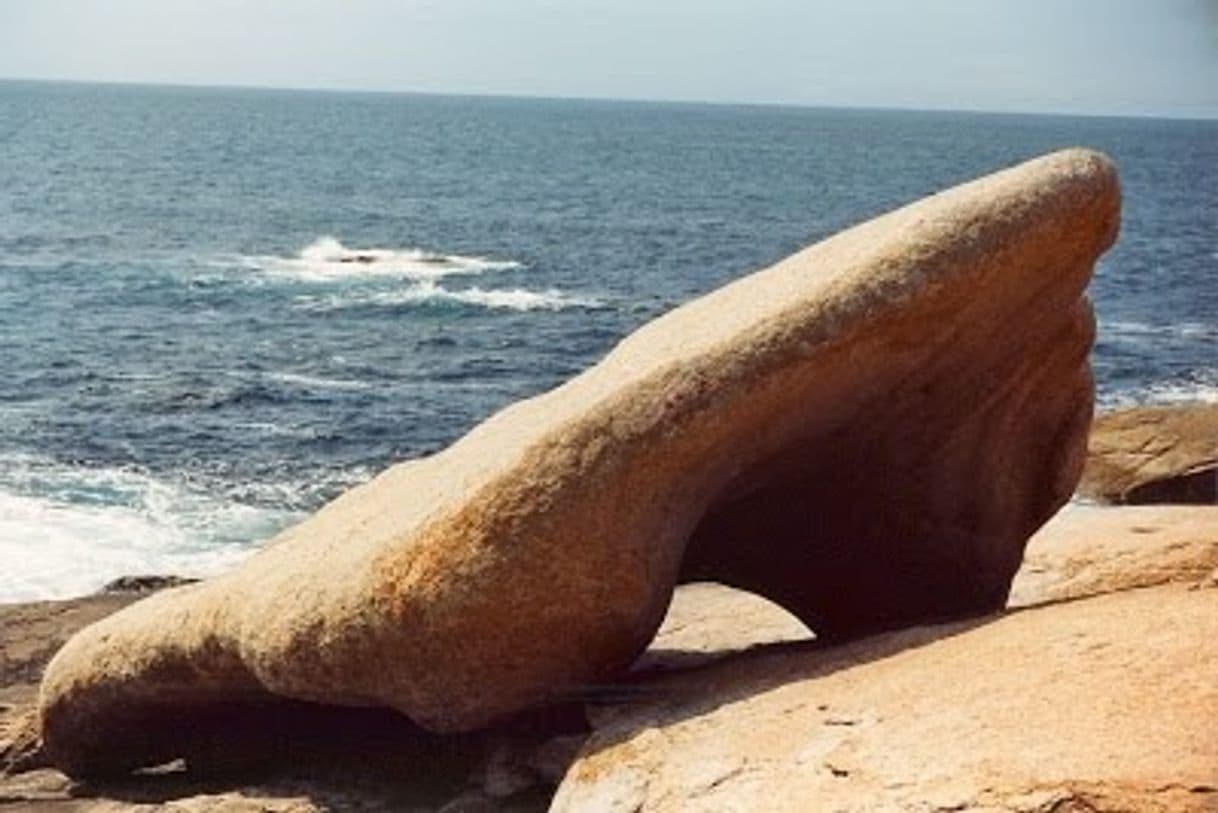 Moda Muxia e a pedra de abala - Turismo Enxebre