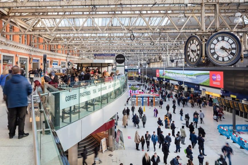 Place Waterloo Station