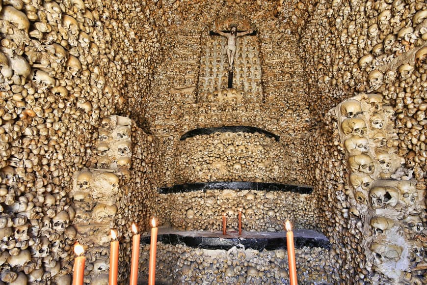 Place Capela dos Ossos