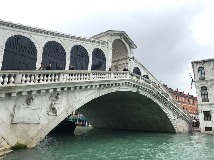 Place Puente de Los Suspiros