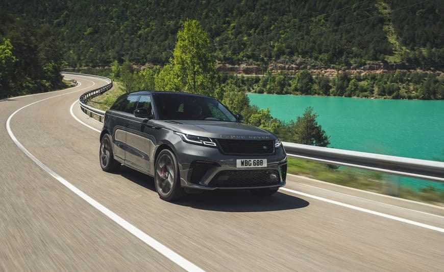 Place Range rover velar