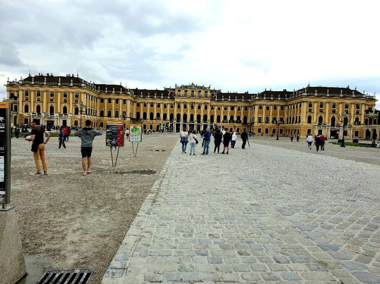 Place Schönbrunn Palace