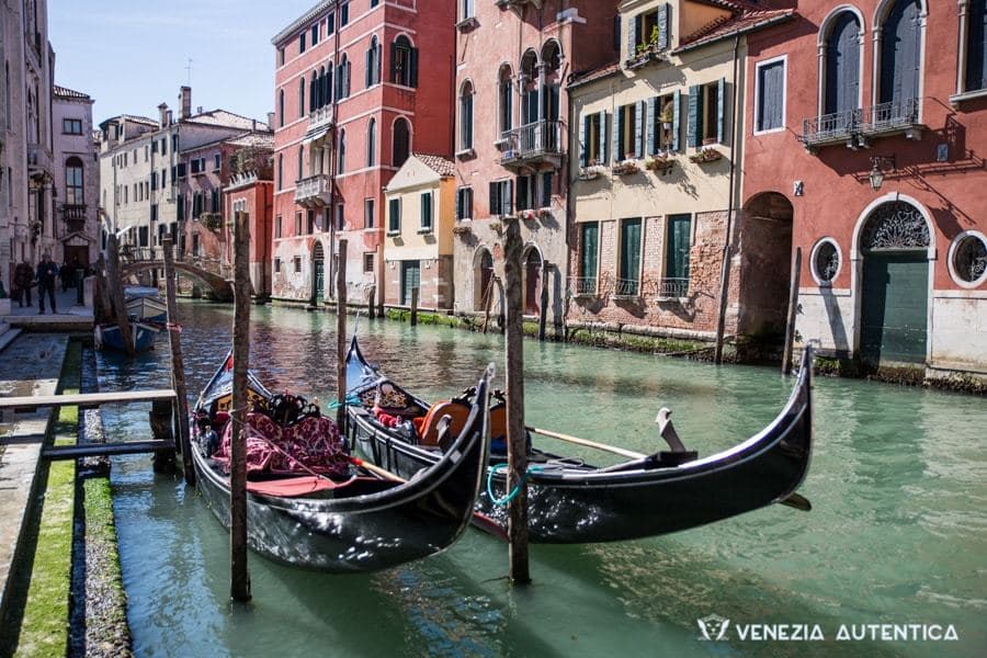 Place Gondola Rides