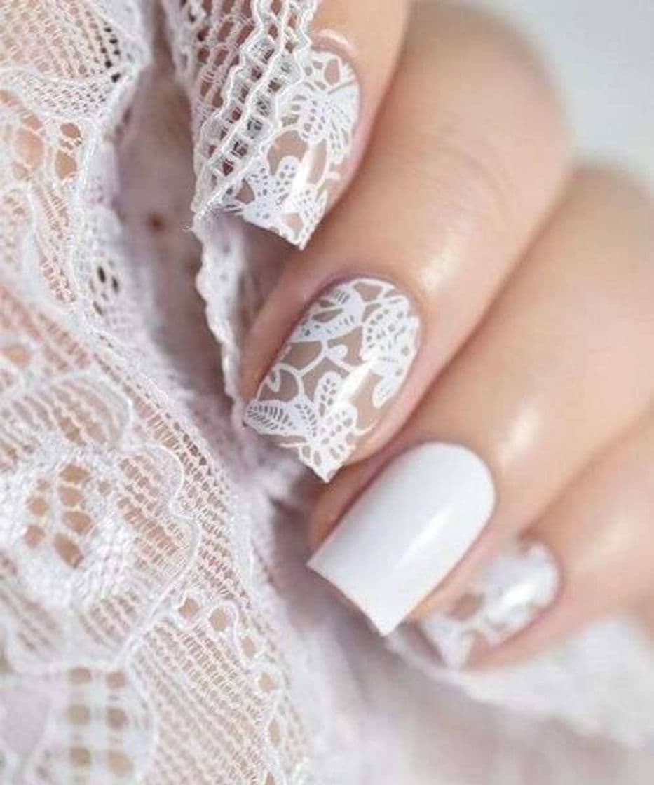 Moda Diseño de uñas en blanco con apariencia de bordado! 