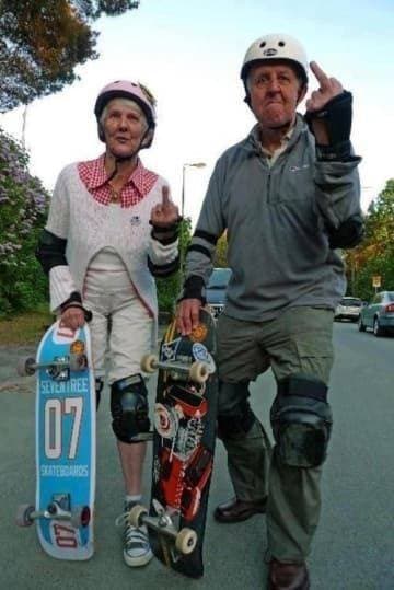 Moda Imagina anda de skate até fica velhinho com sua amada ♥️🛹