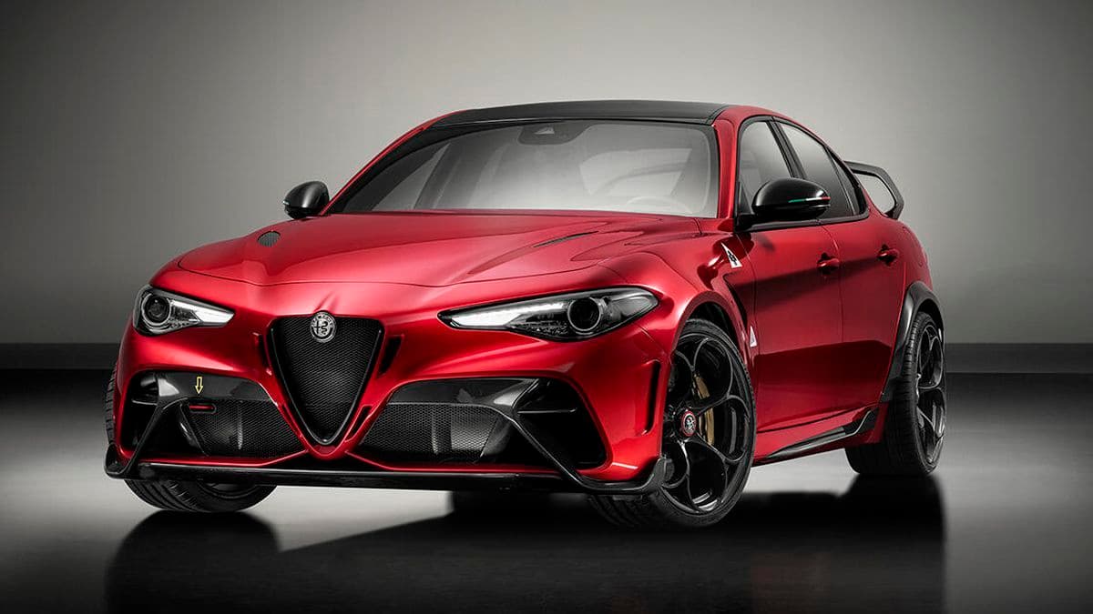 Fashion 2019 Alfa Romeo Giulia - A Sports Sedan Built For Performance