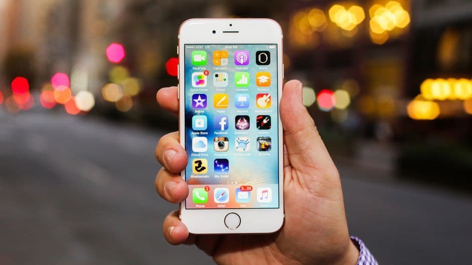 Moda Apple iPhone 6S review: The oldest iPhone can't compete with ...