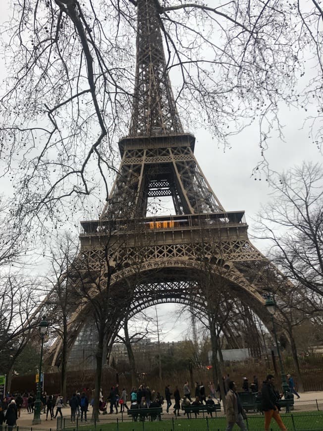 Place Torre Eiffel