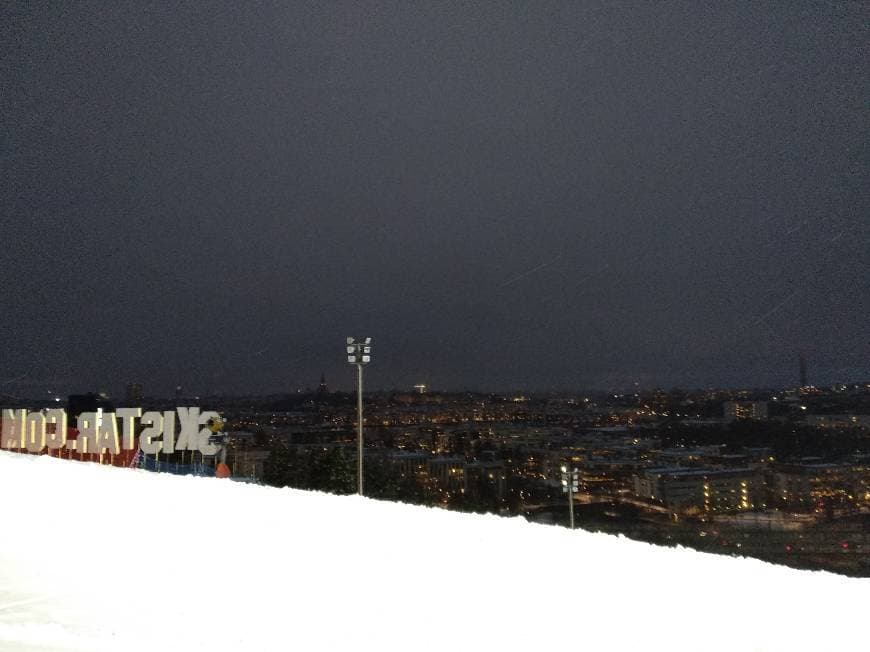 Lugar Skidåkning i Hammarbybacken mitt i centrala Stockholm