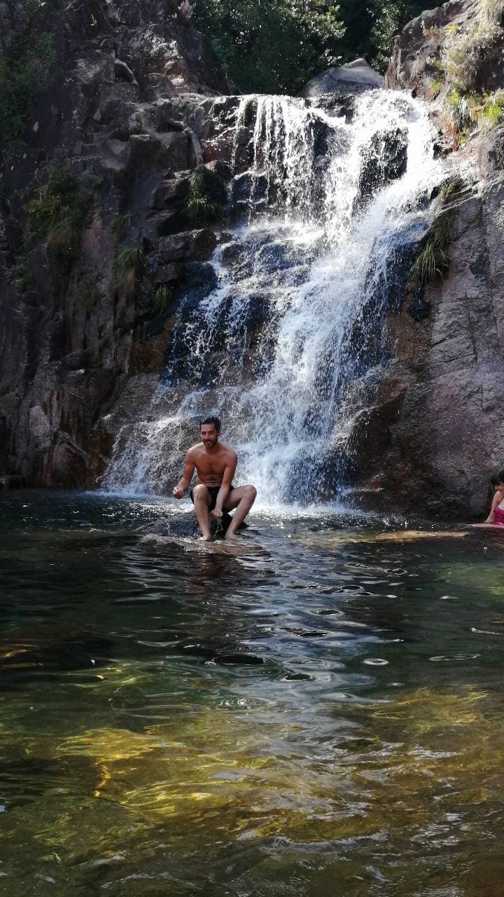 Place Cascata de Várzeas