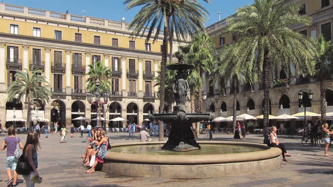 Place Plaça Reial