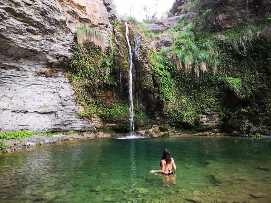 Lugar El Salto de la Novia de Navajas