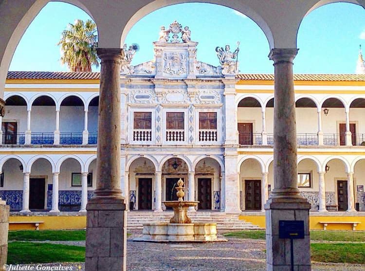 Lugar Universidad de Évora