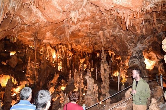 Lugar Grutas de Santo António