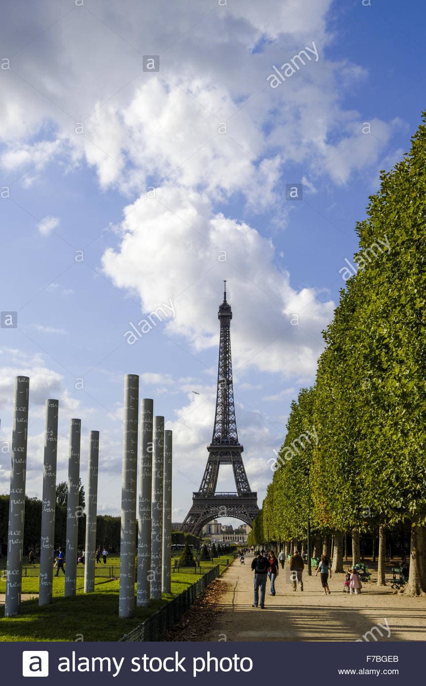 Place Tour Eiffel - Parc du Champ-de-Mars