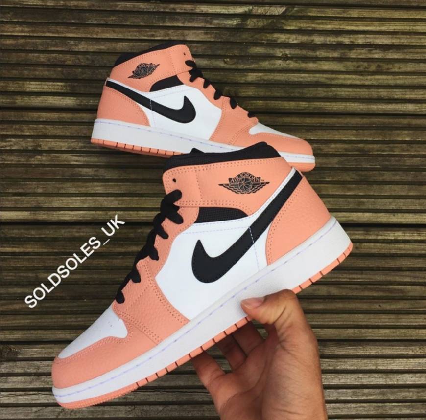 Product Nike Jordan 1 mid pink quartz🌸