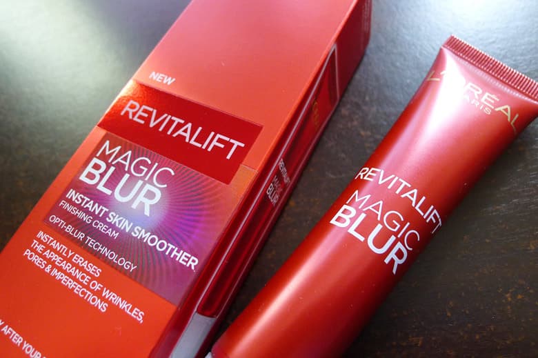 Product L'Oréal Revitalift Magic Blur Smoother 30 ml