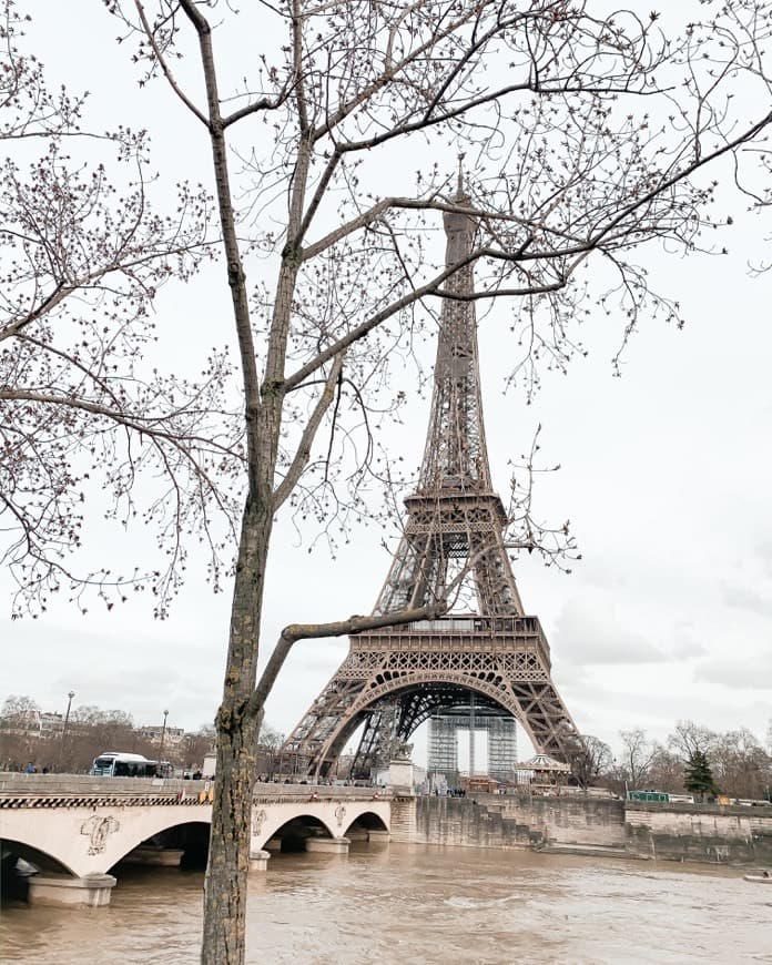 Place Torre Eiffel