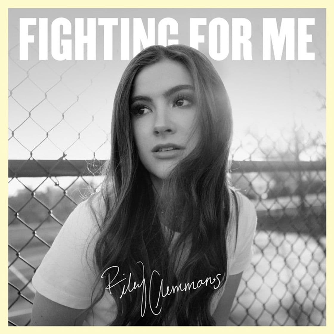 Canción Fighting For Me