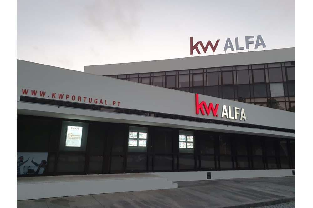 Place KW ALFA Porto