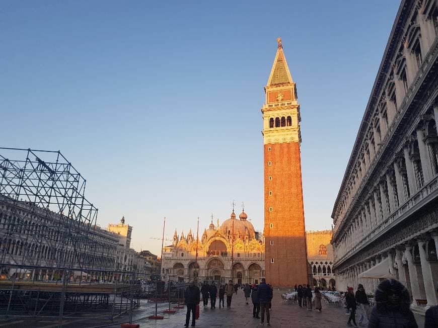 Lugar Piazza San Marco