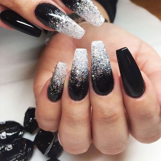 Moda Unhas pretas 🖤