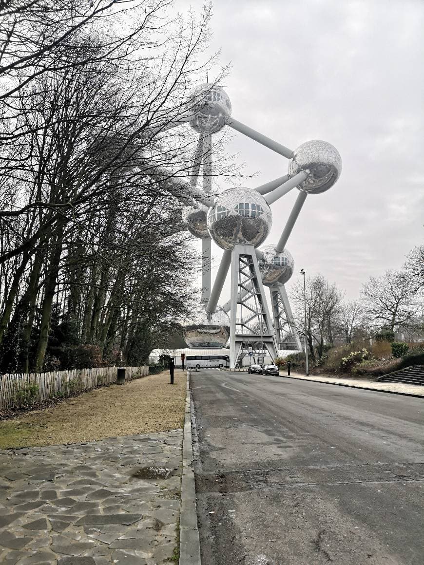 Lugar Atomium