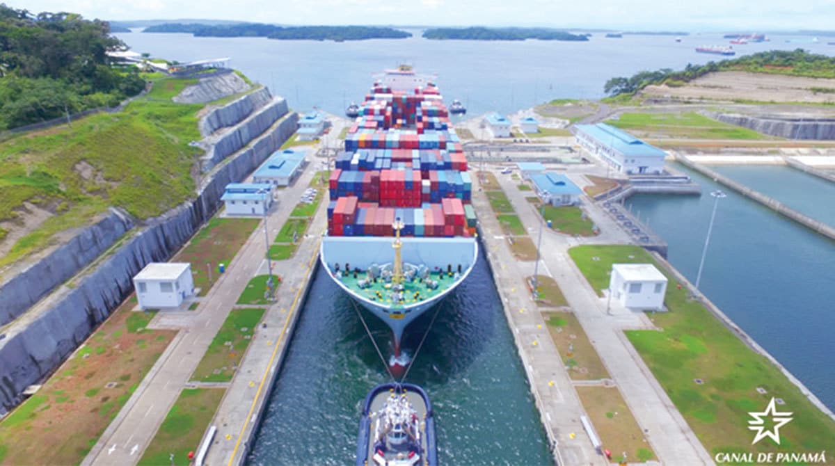 Place Panama Canal