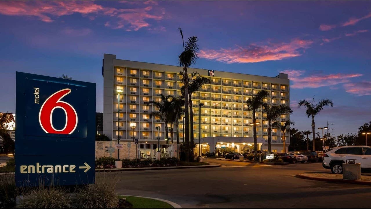 Lugar Motel 6 Los Angeles LAX