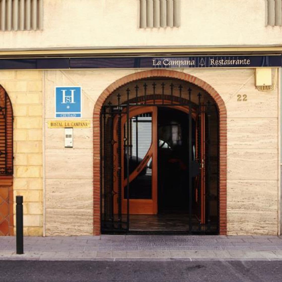 Place Hostal La Campana