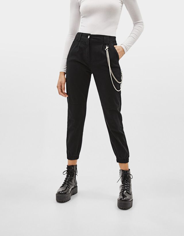 Producto Bershka Pantalon cargo con cadena mujer