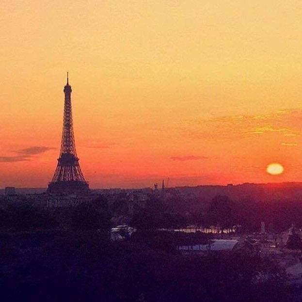 Place Torre Eiffel