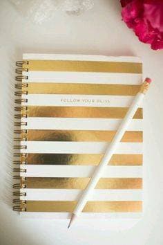 Product Caderno dourado 💛