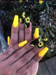 Moda Black nails with sunflower 