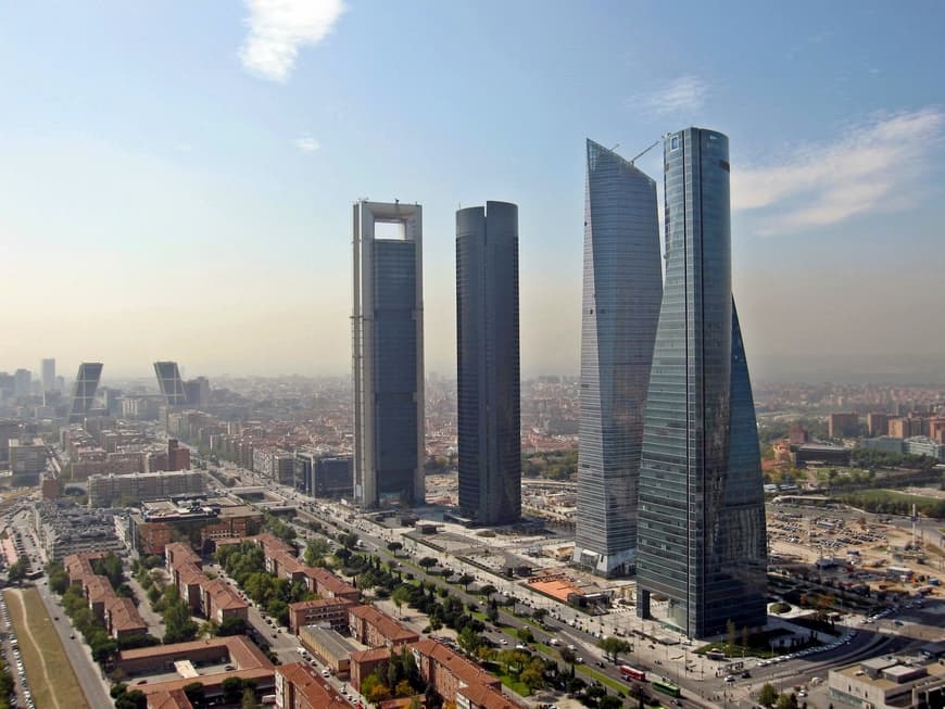 Place Cuatro Torres