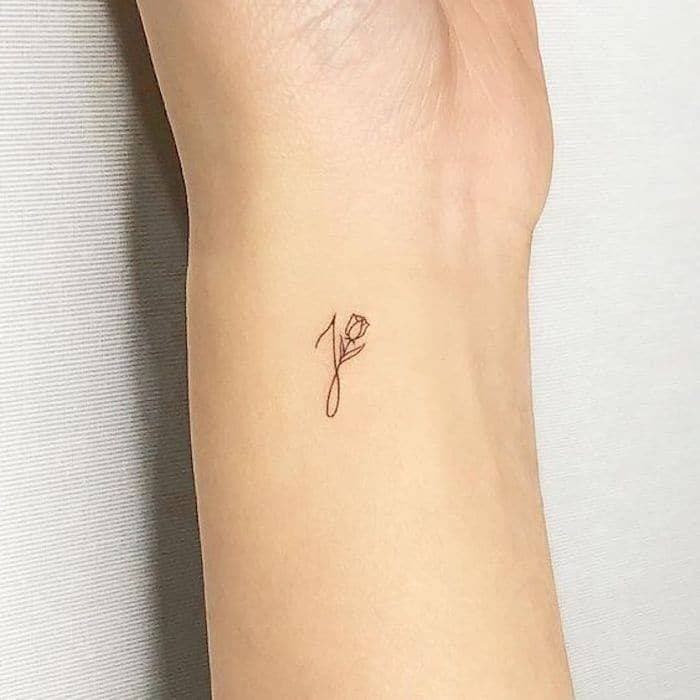 Moda Tattoo minimalista feminina 