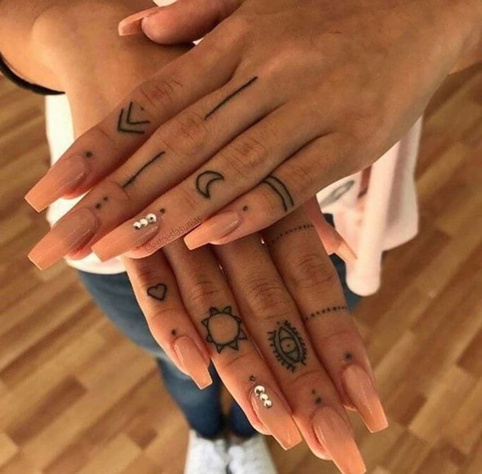 Moda Tatto nos Dedos