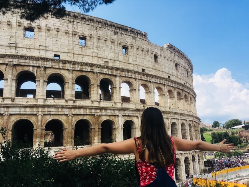 Lugar Coliseo de Roma