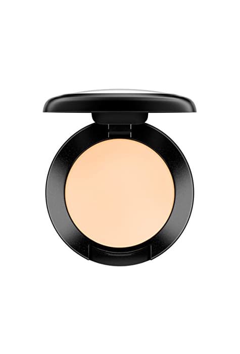 Product MAC Studio Finish Concealer spf 35 NC20 by M.A.C