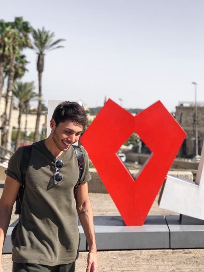 Moda Lucas Leal na placa de I ❤️ JERUSALÉM em Israel