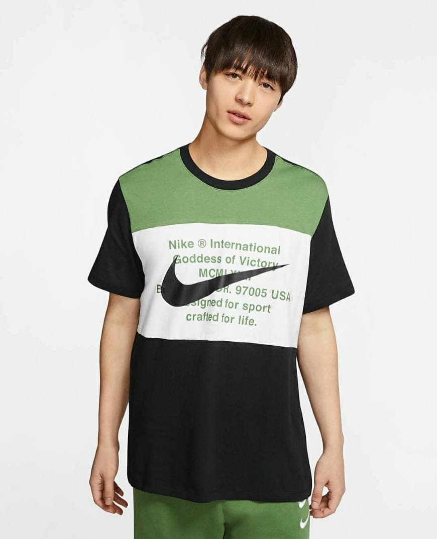 Producto NIKE MEN'S T-SHIRT SPORTSWEAR SWOOSH BLACK HOMEM