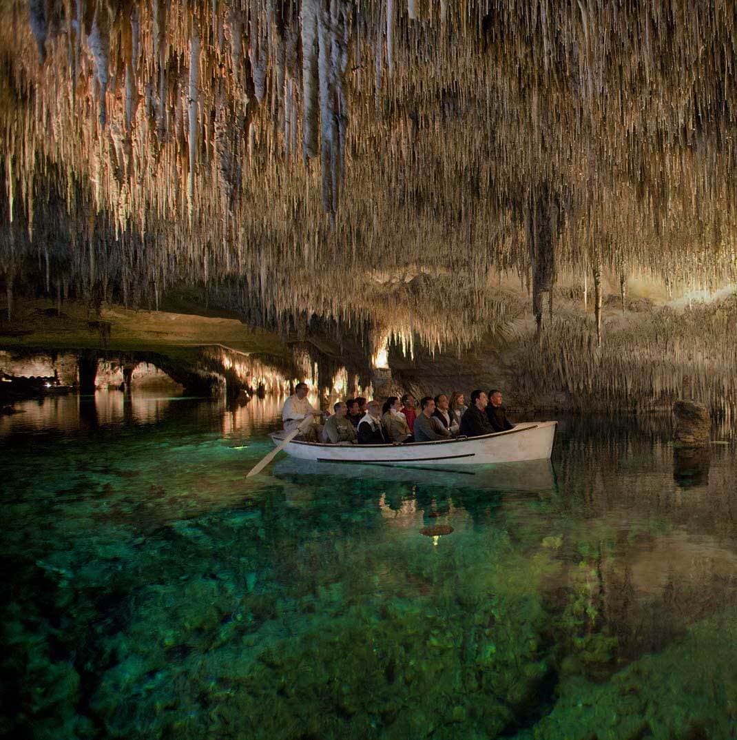 Place Cuevas del Drach